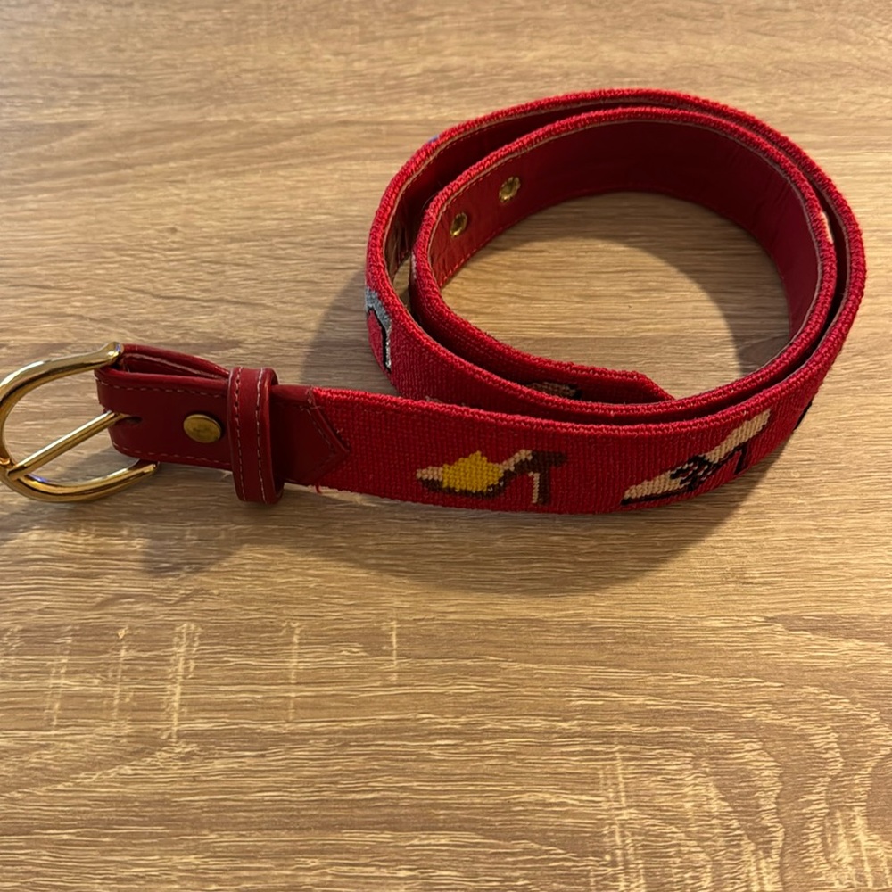 Vintage Vogue Accessories Woven Belt!